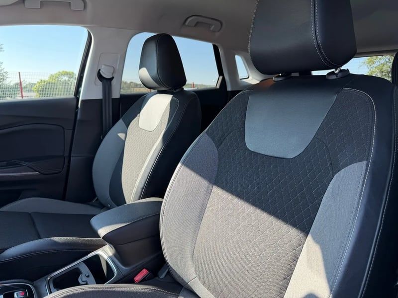 Photo de la voiture OPEL GRANDLAND X BUSINESS 1.5 Diesel 130 ch BVA6 Innovation Business