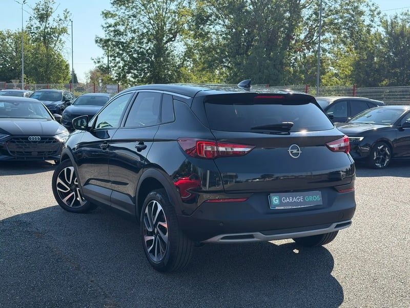 Photo de la voiture OPEL GRANDLAND X BUSINESS 1.5 Diesel 130 ch BVA6 Innovation Business