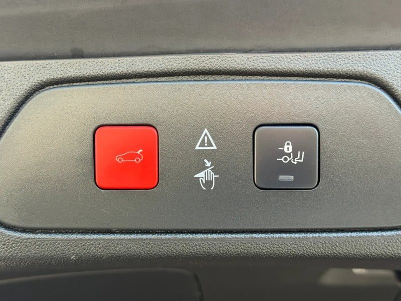 Photo de la voiture OPEL GRANDLAND X BUSINESS 1.5 Diesel 130 ch BVA6 Innovation Business