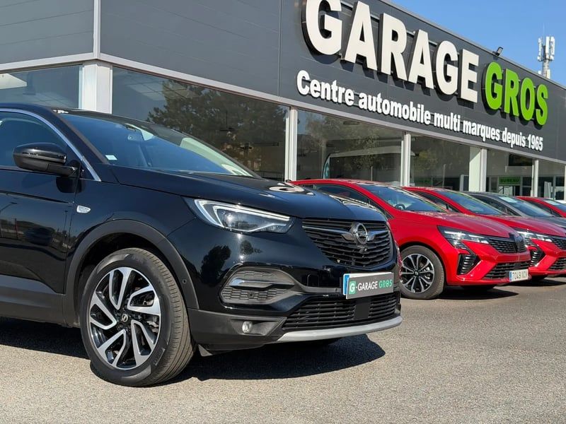 Photo de la voiture OPEL GRANDLAND X BUSINESS 1.5 Diesel 130 ch BVA6 Innovation Business