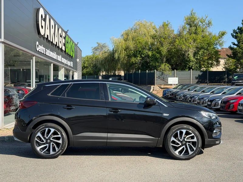 Photo de la voiture OPEL GRANDLAND X BUSINESS 1.5 Diesel 130 ch BVA6 Innovation Business