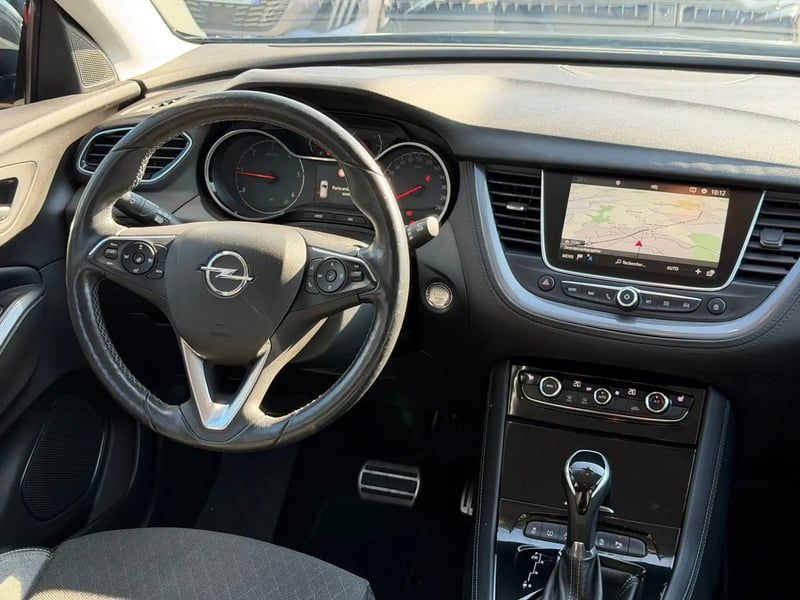 Photo de la voiture OPEL GRANDLAND X BUSINESS 1.5 Diesel 130 ch BVA6 Innovation Business