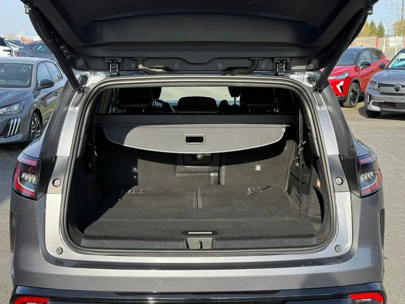 Photo de la voiture RENAULT ESPACE VI E-Tech hybrid 200 Techno