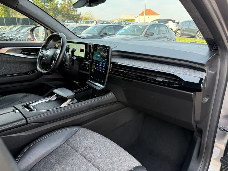 Photo de la voiture RENAULT ESPACE VI E-Tech hybrid 200 Techno