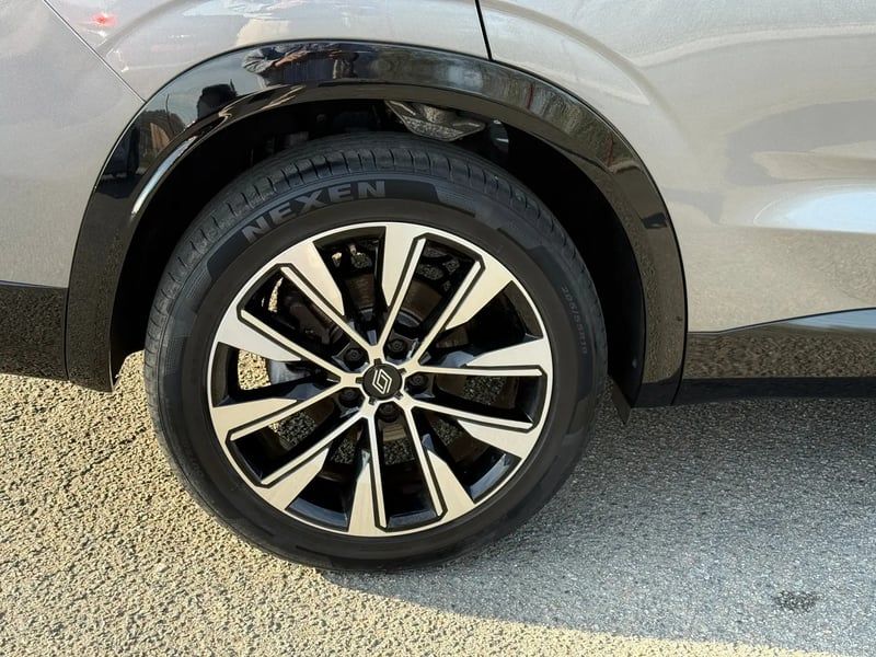 Photo de la voiture RENAULT ESPACE VI E-Tech hybrid 200 Techno