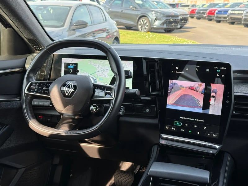 Photo de la voiture RENAULT ESPACE VI E-Tech hybrid 200 Techno