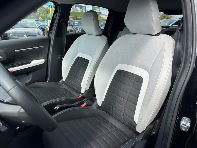 Photo de la voiture CITROEN C3 Turbo 100 ch BVM6 Max