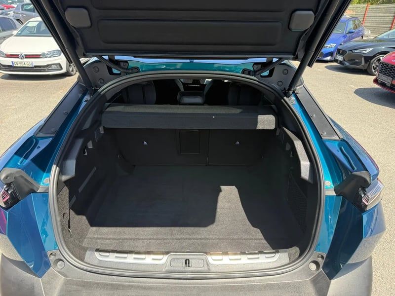 Photo de la voiture PEUGEOT 408 Hybrid 145 e-DCS6 GT