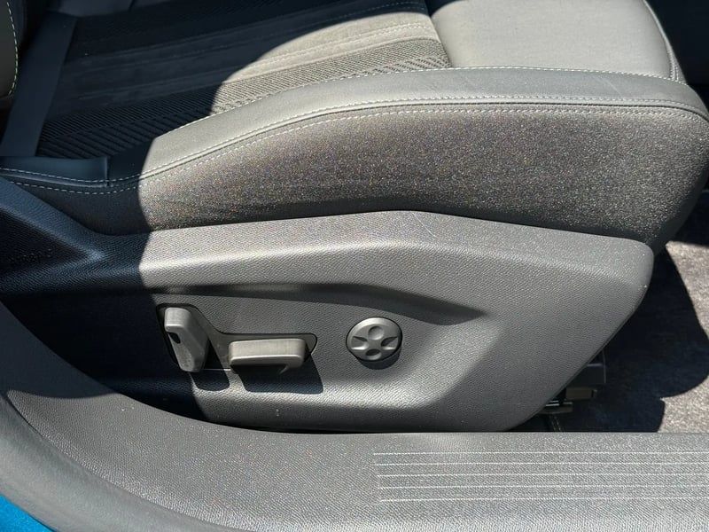 Photo de la voiture PEUGEOT 408 Hybrid 145 e-DCS6 GT