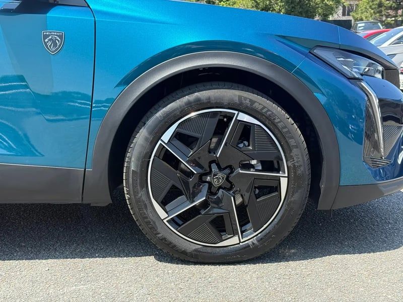 Photo de la voiture PEUGEOT 408 Hybrid 145 e-DCS6 GT