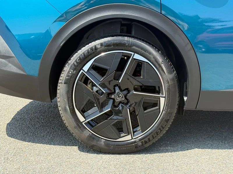Photo de la voiture PEUGEOT 408 Hybrid 145 e-DCS6 GT