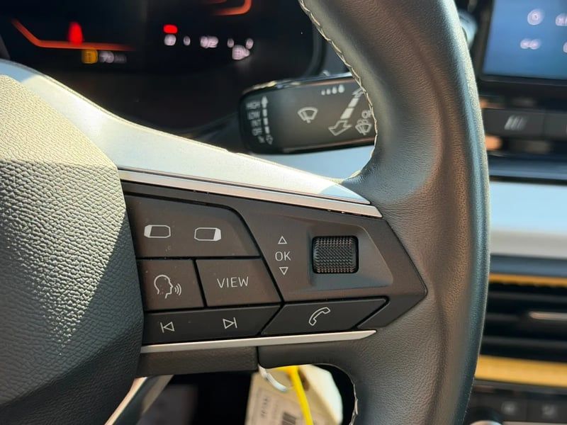 Photo de la voiture SEAT ARONA 1.0 TSI 115 ch Start/Stop DSG7 Business