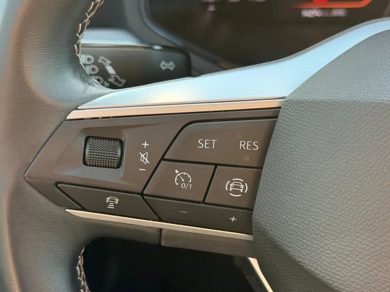 Photo de la voiture SEAT ARONA 1.0 TSI 115 ch Start/Stop DSG7 Business