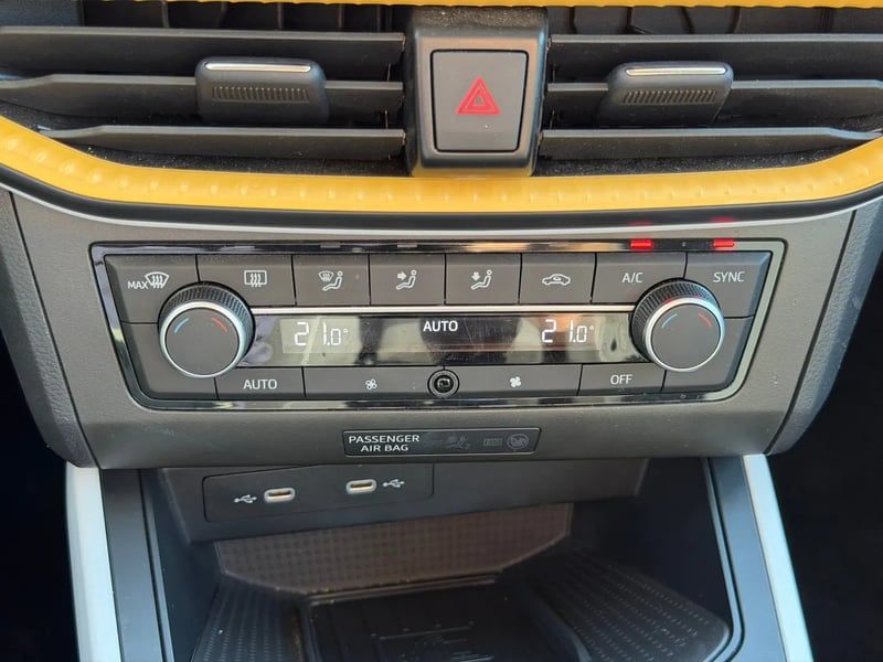 Photo de la voiture SEAT ARONA 1.0 TSI 115 ch Start/Stop DSG7 Business