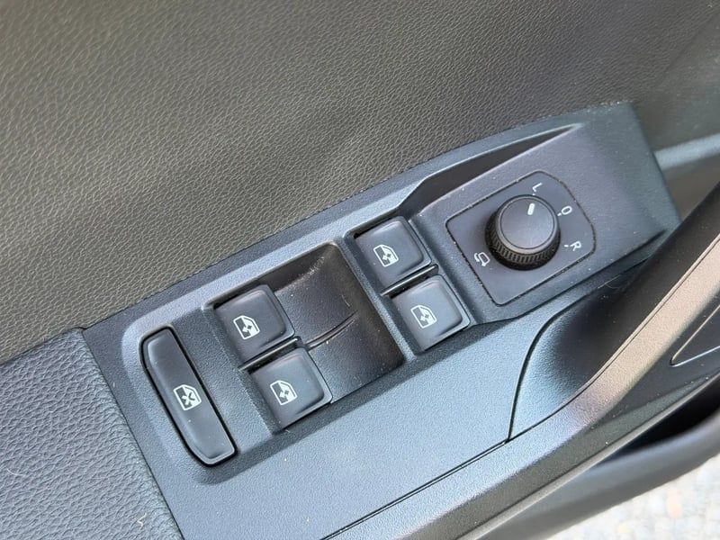 Photo de la voiture SEAT ARONA 1.0 TSI 115 ch Start/Stop DSG7 Business