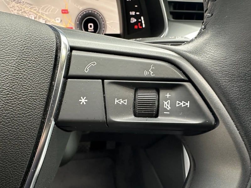 Photo de la voiture AUDI A6 AVANT 40 TDI 204 ch S tronic 7 Quattro