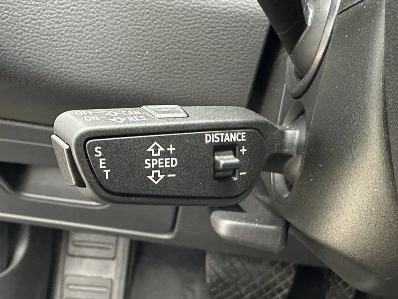 Photo de la voiture AUDI A6 AVANT 40 TDI 204 ch S tronic 7 Quattro