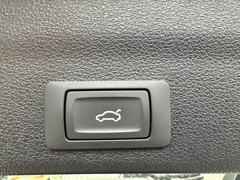 Photo de la voiture AUDI A6 AVANT 40 TDI 204 ch S tronic 7 Quattro