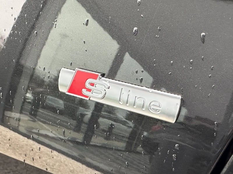 Photo de la voiture AUDI A6 AVANT 40 TDI 204 ch S tronic 7 Quattro