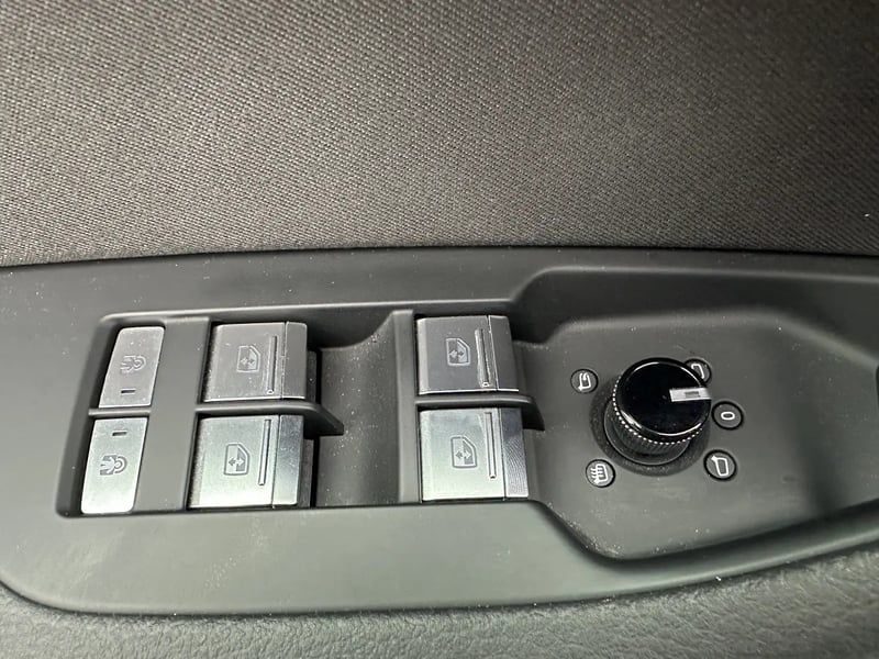 Photo de la voiture AUDI A6 AVANT 40 TDI 204 ch S tronic 7 Quattro