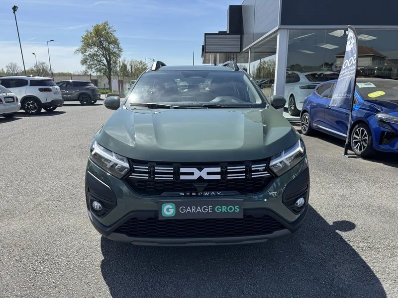 Photo de la voiture DACIA SANDERO ECO-G 100 GSR2 Stepway Expression