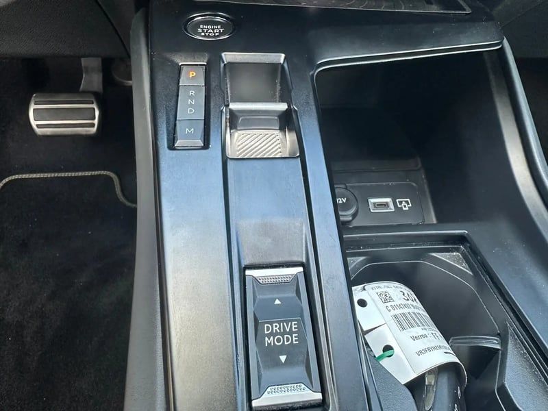 Photo de la voiture PEUGEOT 308 PureTech 130ch S&S EAT8 GT