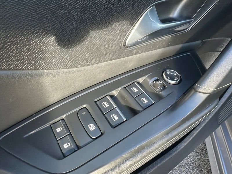 Photo de la voiture PEUGEOT 308 PureTech 130ch S&S EAT8 GT