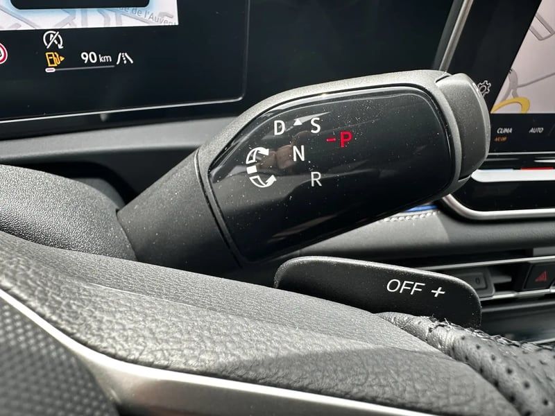 Photo de la voiture VOLKSWAGEN TIGUAN 2.0 TDI 150ch DSG7 R-Line