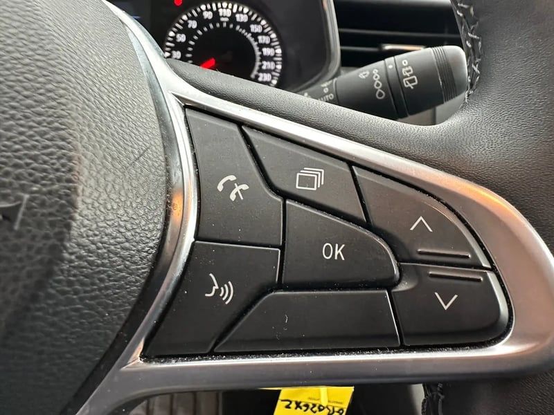 Photo de la voiture RENAULT CLIO V TCe 90 Equilibre