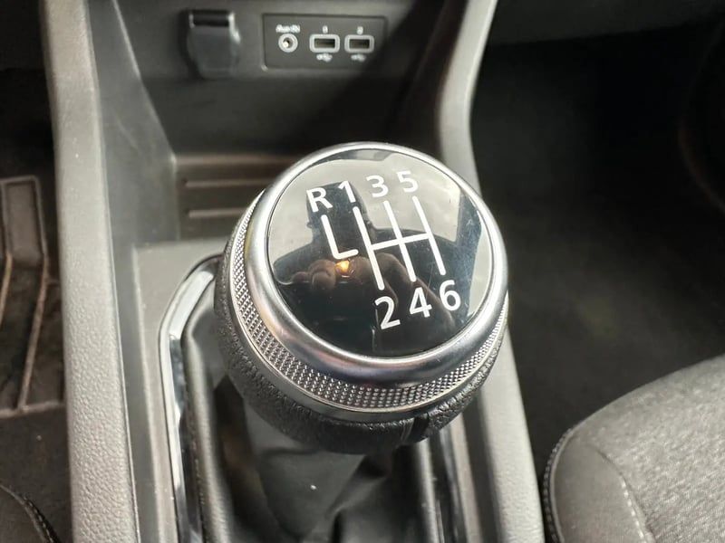 Photo de la voiture RENAULT CLIO V TCe 90 Equilibre