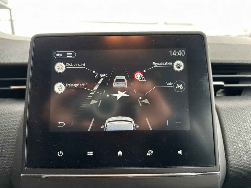 Photo de la voiture RENAULT CLIO V TCe 90 Equilibre