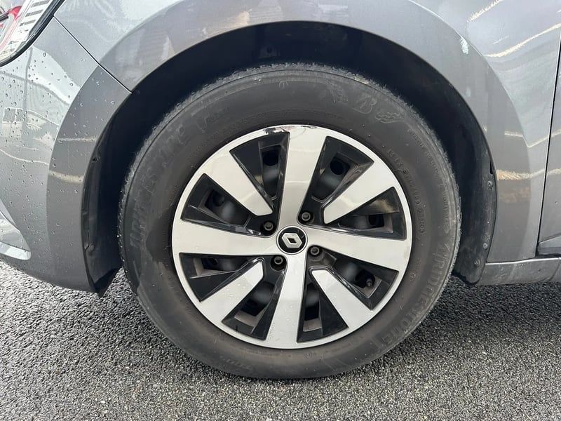 Photo de la voiture RENAULT CLIO V TCe 90 Equilibre