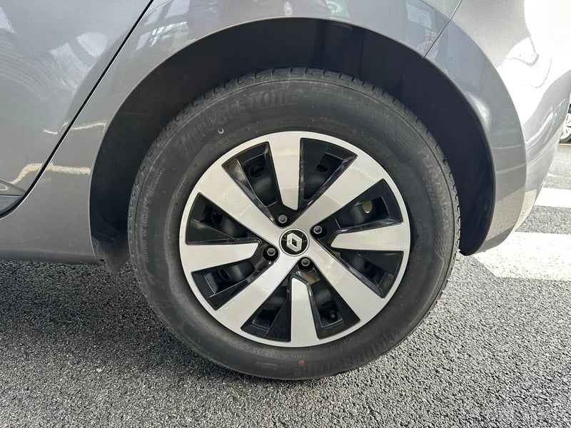 Photo de la voiture RENAULT CLIO V TCe 90 Equilibre