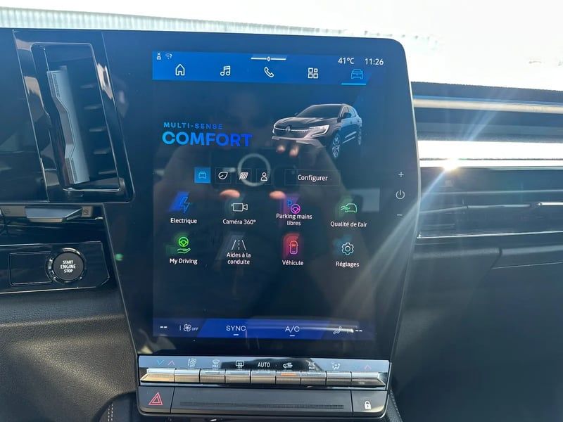 Photo de la voiture RENAULT AUSTRAL E-Tech full hybrid 200 GSR2 Techno