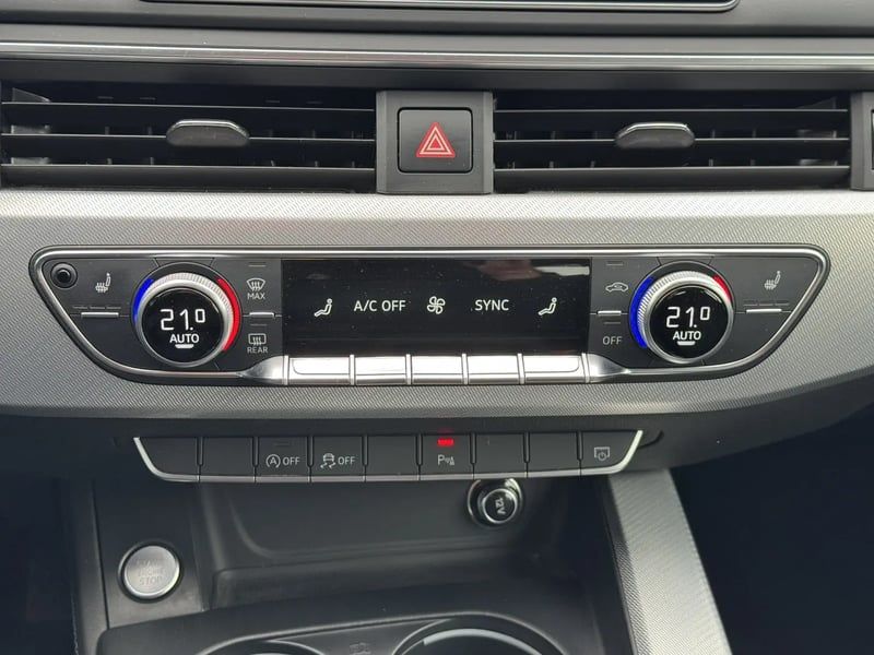 Photo de la voiture AUDI A4 AVANT 35 TDI 150 S tronic 7 Design