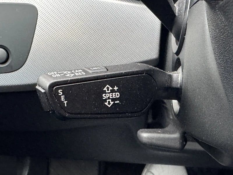 Photo de la voiture AUDI A4 AVANT 35 TDI 150 S tronic 7 Design