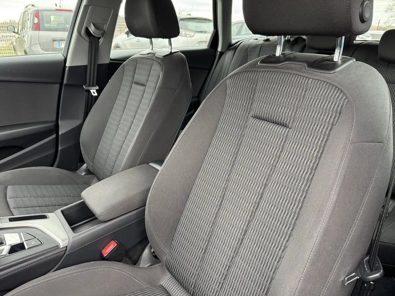 Photo de la voiture AUDI A4 AVANT 35 TDI 150 S tronic 7 Design