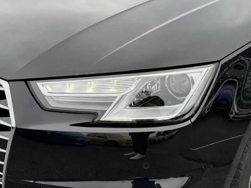 Photo de la voiture AUDI A4 AVANT 35 TDI 150 S tronic 7 Design