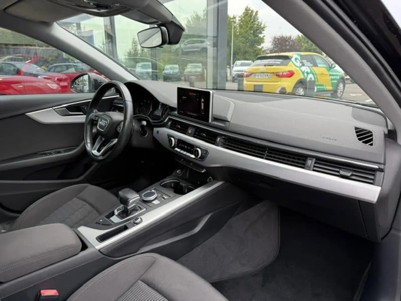 Photo de la voiture AUDI A4 AVANT 35 TDI 150 S tronic 7 Design