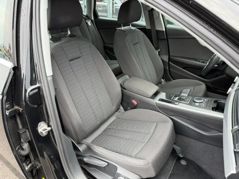 Photo de la voiture AUDI A4 AVANT 35 TDI 150 S tronic 7 Design