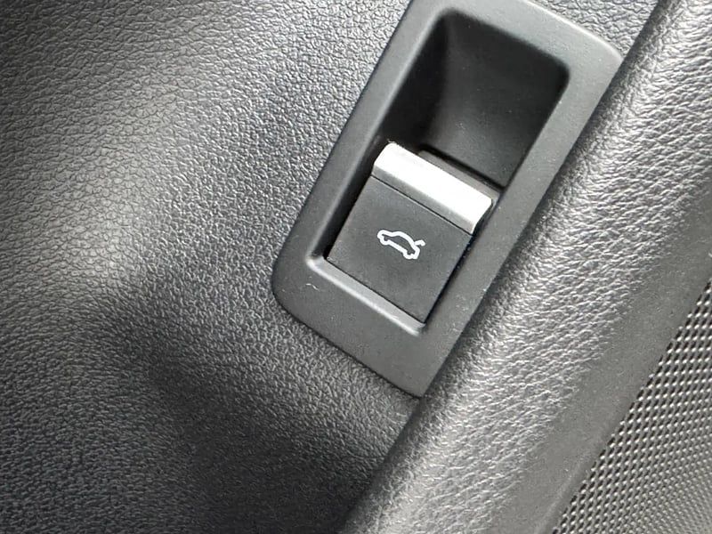 Photo de la voiture AUDI A4 AVANT 35 TDI 150 S tronic 7 Design