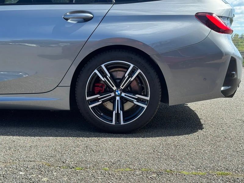 Photo de la voiture BMW SERIE 3 TOURING G21 LCI 2 Touring 320d xDrive 190 ch BVA8 M Sport