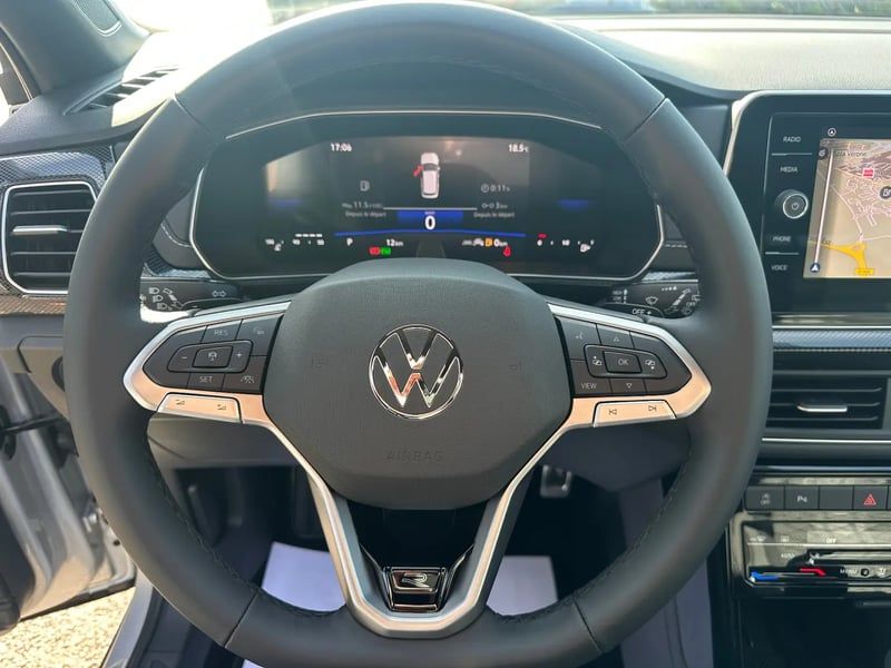 Photo de la voiture VOLKSWAGEN T-CROSS 1.0 TSI 116 Start/Stop DSG7 R-Line Edition