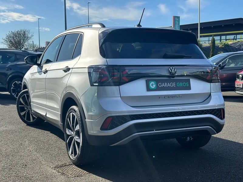 Photo de la voiture VOLKSWAGEN T-CROSS 1.0 TSI 116 Start/Stop DSG7 R-Line Edition