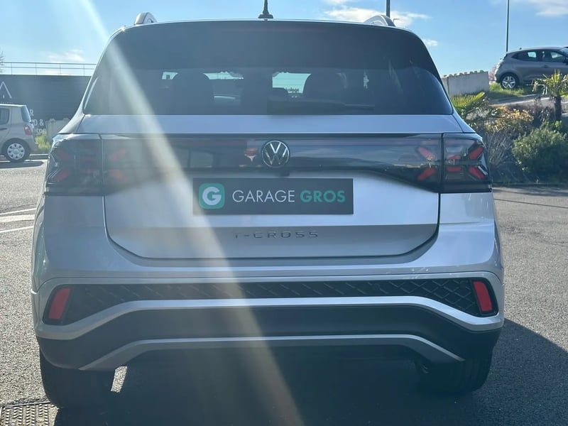 Photo de la voiture VOLKSWAGEN T-CROSS 1.0 TSI 116 Start/Stop DSG7 R-Line Edition