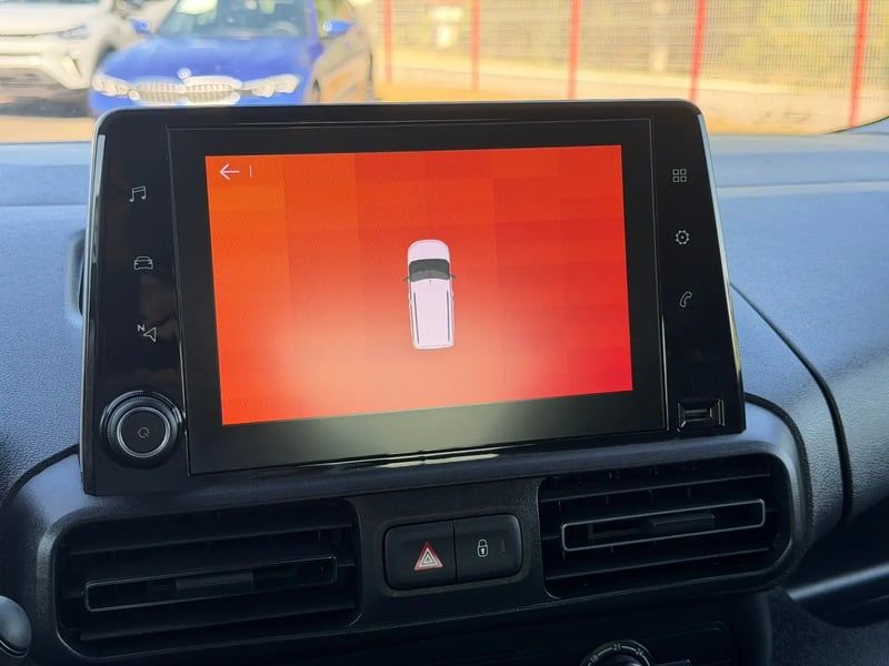 Photo de la voiture CITROEN BERLINGO Taille M BlueHDi 100 BVM Feel