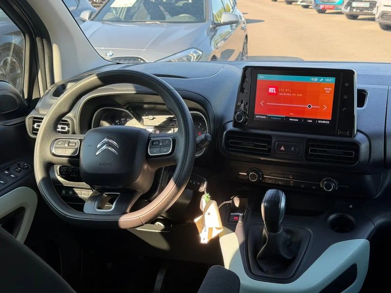 Photo de la voiture CITROEN BERLINGO Taille M BlueHDi 100 BVM Feel