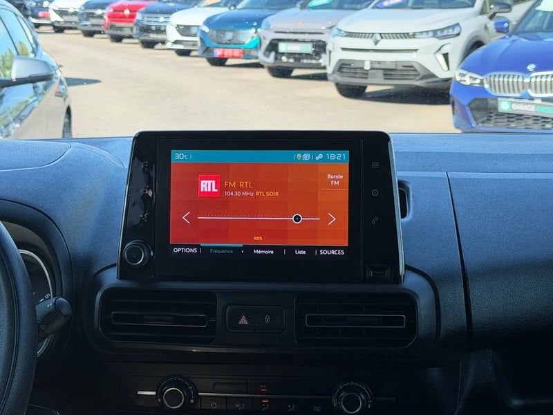 Photo de la voiture CITROEN BERLINGO Taille M BlueHDi 100 BVM Feel