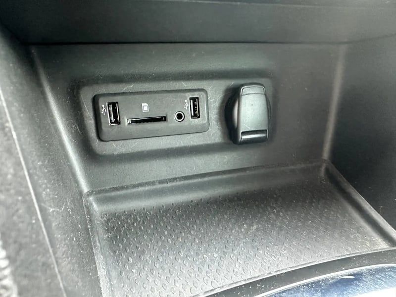 Photo de la voiture RENAULT MEGANE IV BERLINE dCi 165 Energy EDC Intens