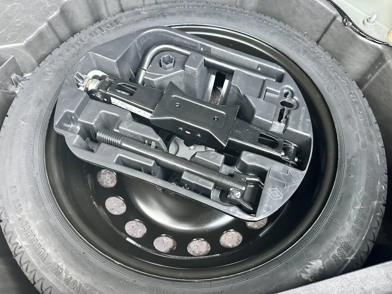 Photo de la voiture RENAULT MEGANE IV BERLINE dCi 165 Energy EDC Intens